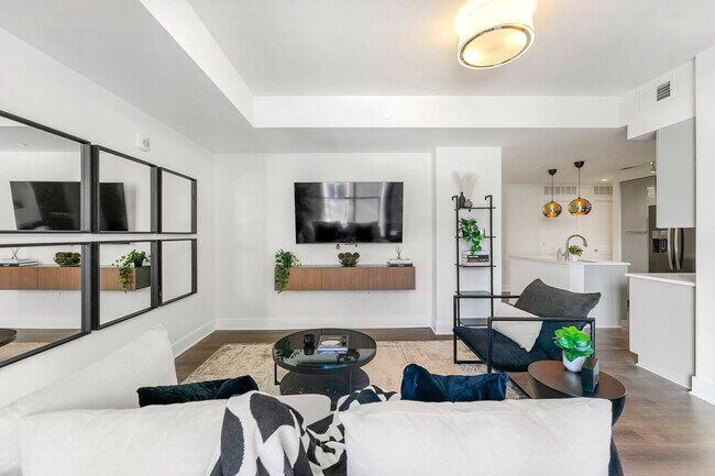 Building Photo - 1400 W Peachtree St NW