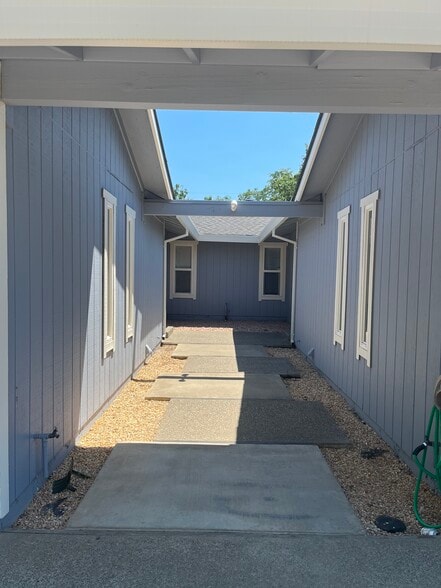 Building Photo - 4616 Kinsella Ln