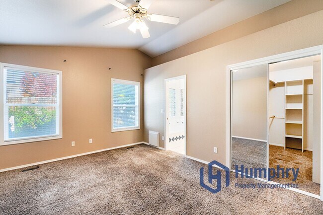 Building Photo - Charming home minutes from Settler's Park