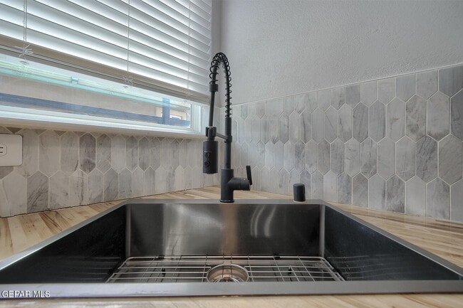 Building Photo - 4917 Marcella Santillana