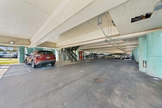 Building Photo - 200 E Beach Blvd