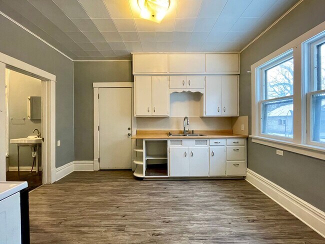 Building Photo - Two Bedroom Home in Muskegon