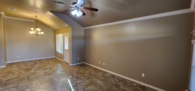 Building Photo - 3 Bed / 2 Bath Duplex - Bunny Trail Area -...