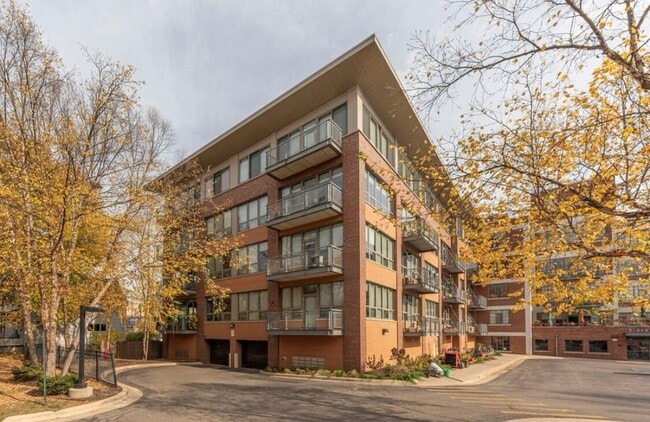 Primary Photo - 315 2nd St