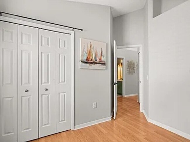 Building Photo - 3114 Dellcrest Pl