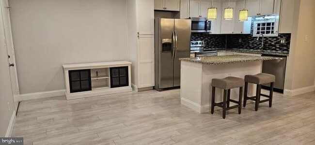 Building Photo - 44693 White Oak Ct