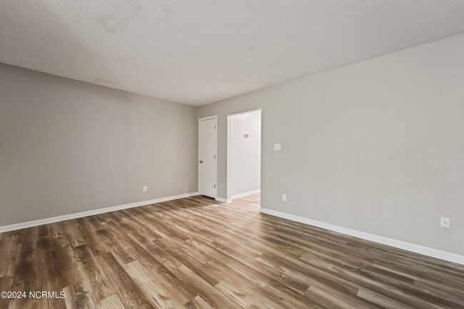 Building Photo - 9 S Onsville Pl