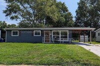 Building Photo - 1700 Kay Dr