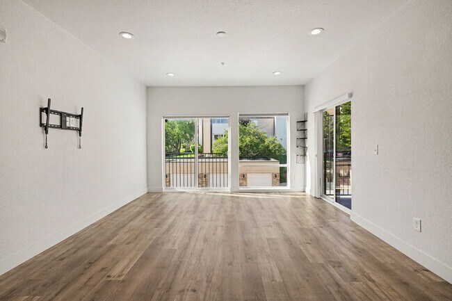 Building Photo - 14936 E Hampden Ave