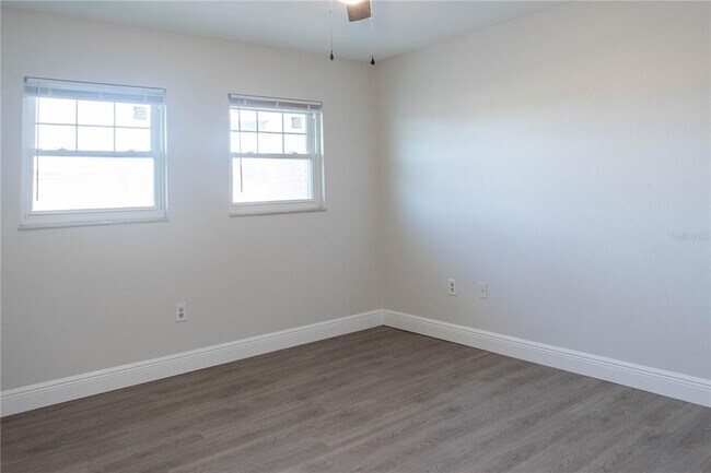 Building Photo - 847 Sky Lake Cir