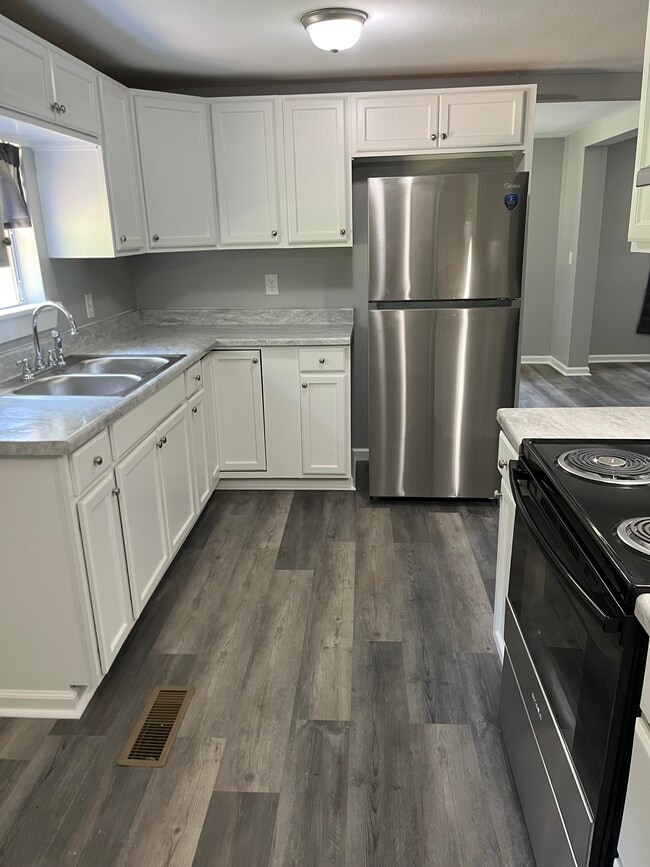 Building Photo - 1132 Grant 53