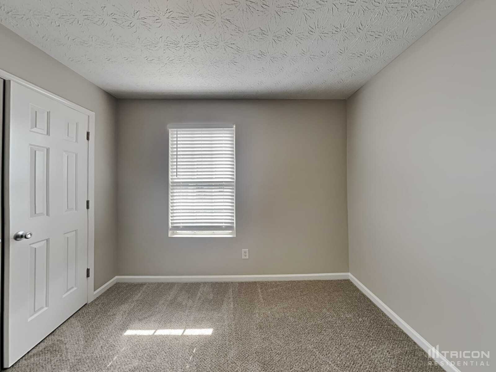 Building Photo - 6195 Flagstaf Walk