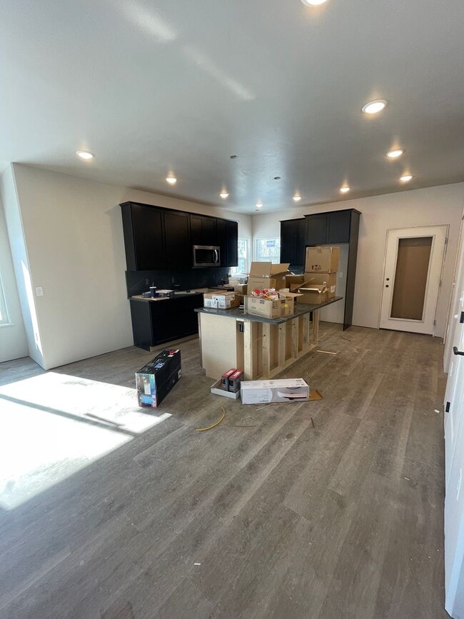 Building Photo - 7404 N Paw St