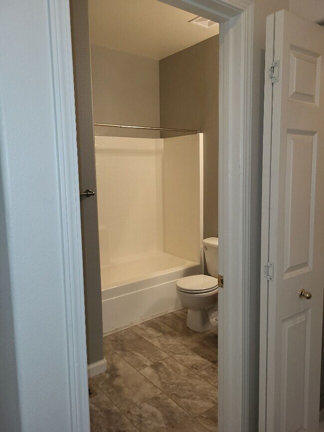 Building Photo - 2396 Sapphire Ridge Way