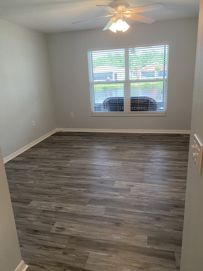 Building Photo - 304 Acadia Dr