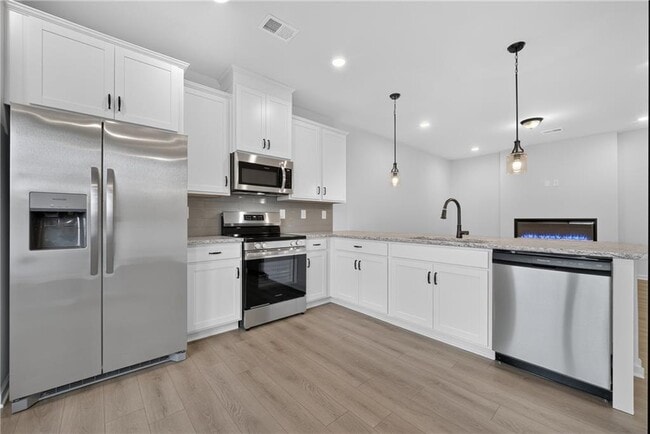 Building Photo - 58 Jacobs Farm Ln