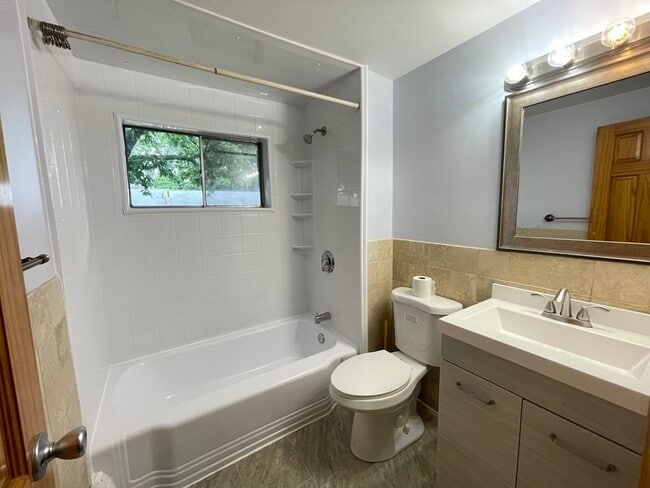 Building Photo - 97 Bishop Dr