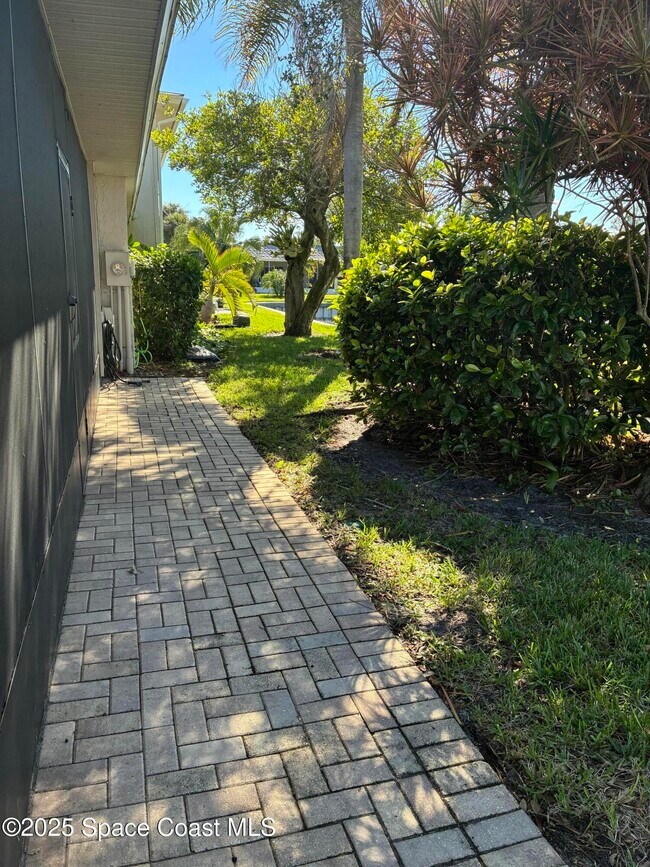 Building Photo - 467 Ibis Ln