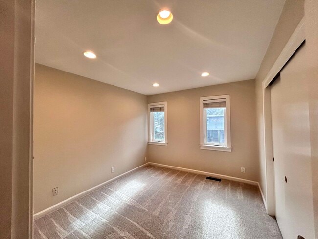 Building Photo - 3620 Walnut St