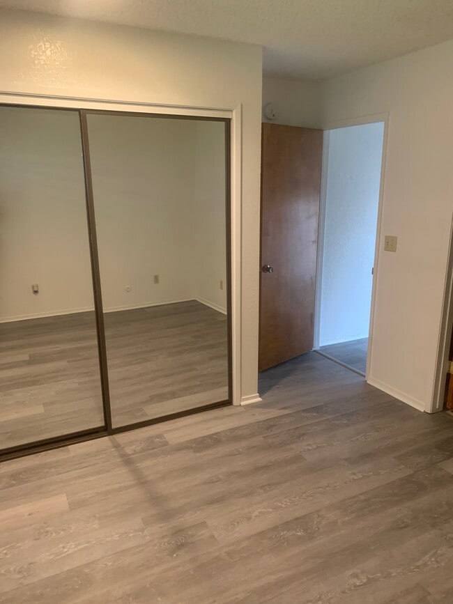 Building Photo - 1127 Bel Aire Cir