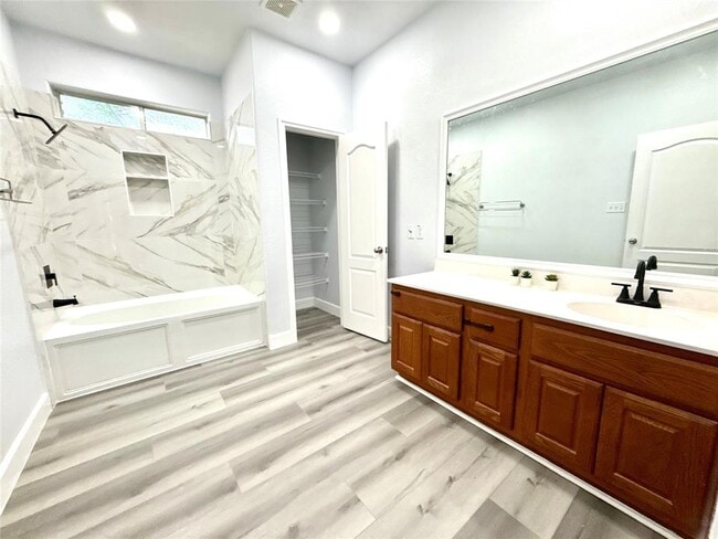 Building Photo - 1713 Bowerton Dr