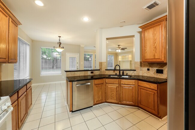 Building Photo - 8835 Vista Springs Dr