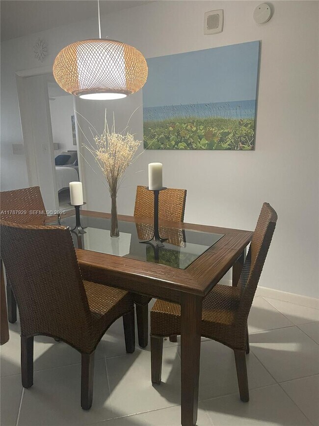 Building Photo - 5047 N Hwy A1A