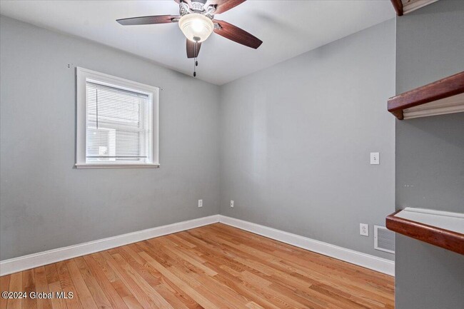 Building Photo - 53 Beekman St