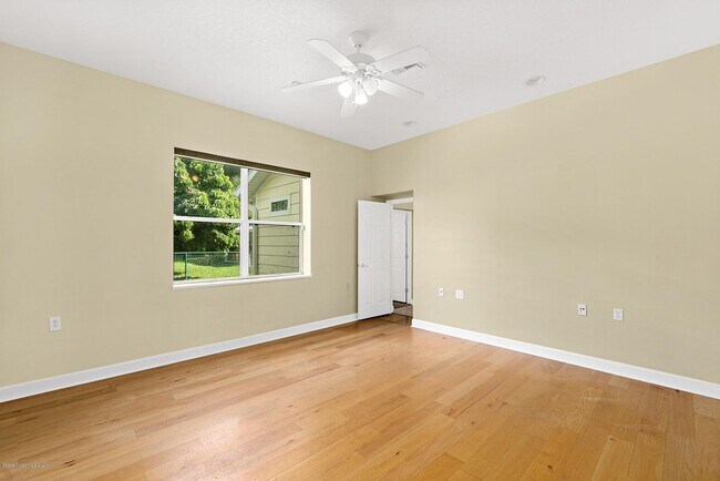 Building Photo - 845 S Tropical Trail