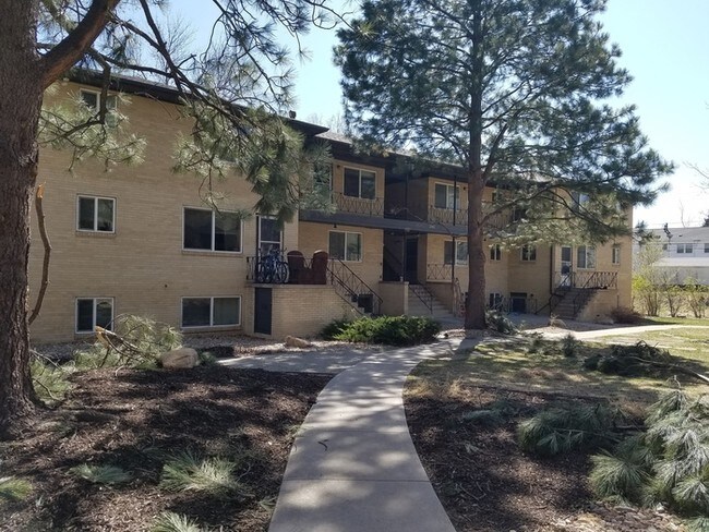 Building Photo - 202 Beaver Ct