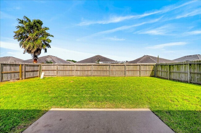 Building Photo - 2314 Blue Star Dr
