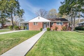 Building Photo - 3 Bedroom Home For Rent in Sandston VA With Detached Garage, Fenced Yard, and Lawn Care Included