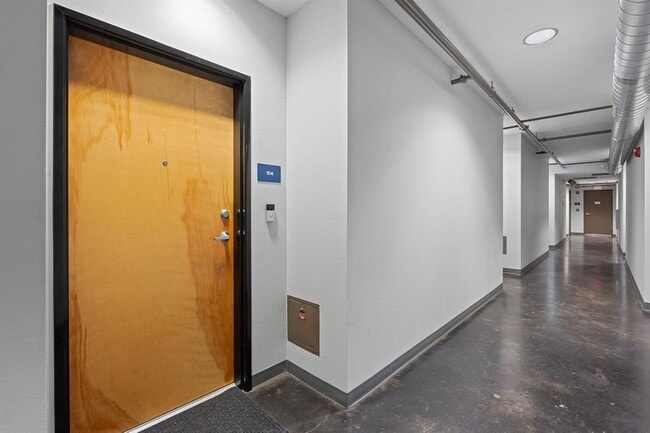 Building Photo - 1601 E Cesar Chavez St