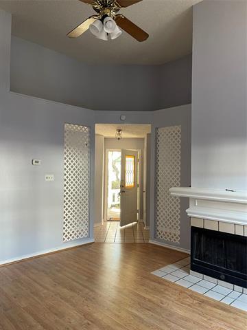 Building Photo - 3149 Royal Ln
