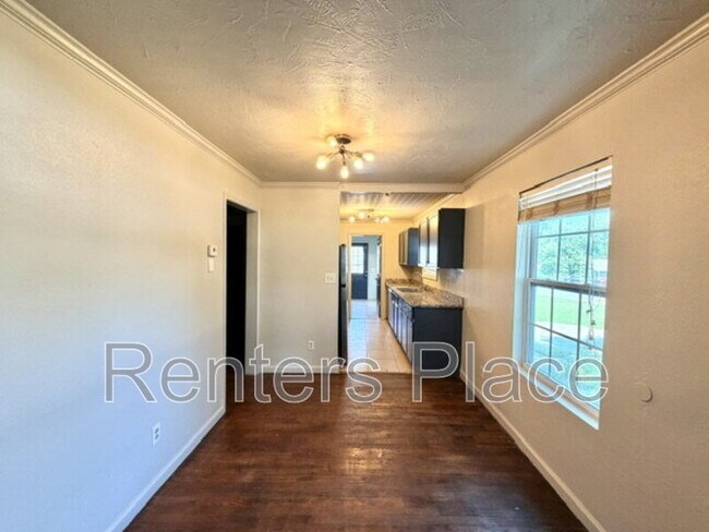 Building Photo - 4308 E 4th Pl