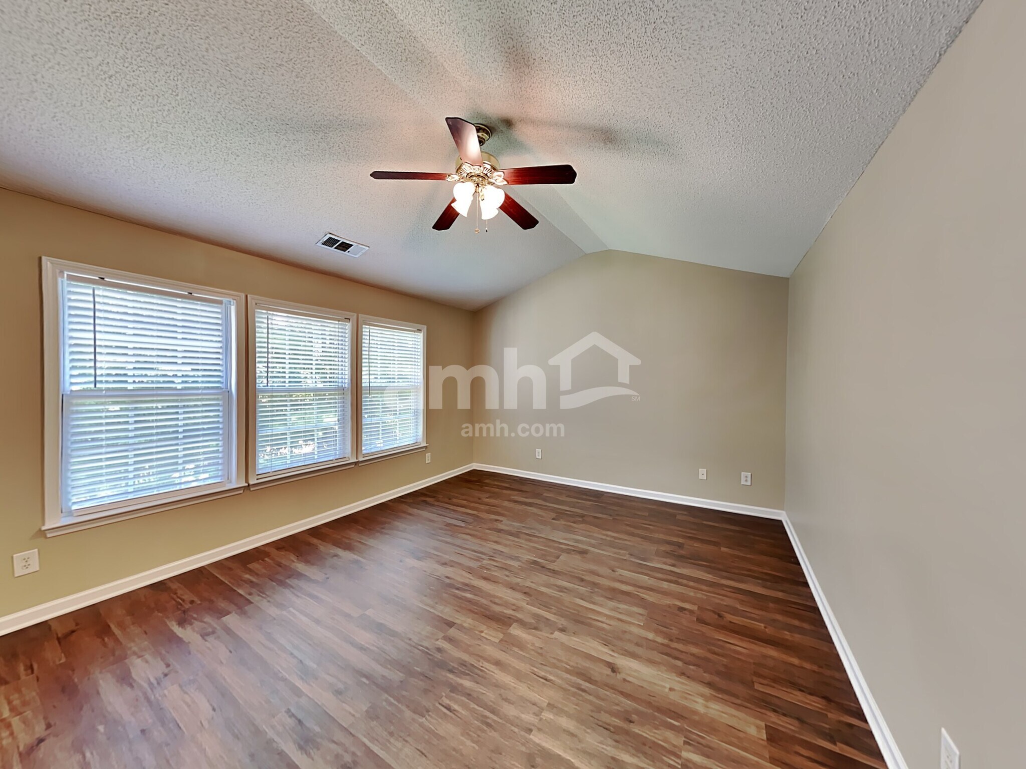 Building Photo - 507 Keeneland Ave