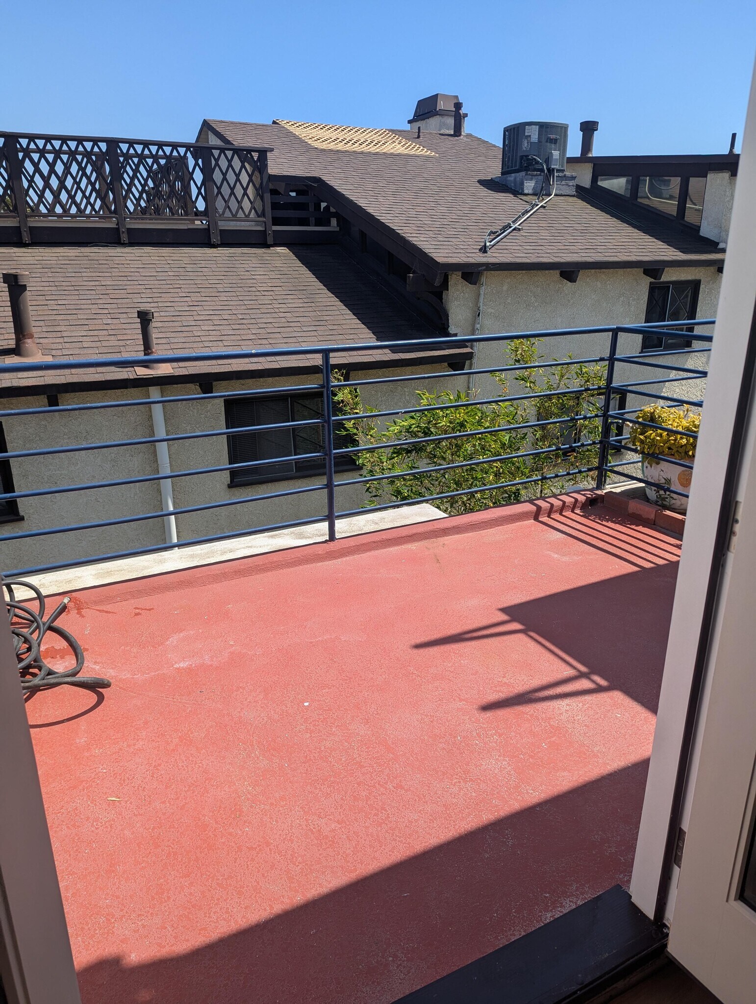 Loft Balcony - 2503 28th St