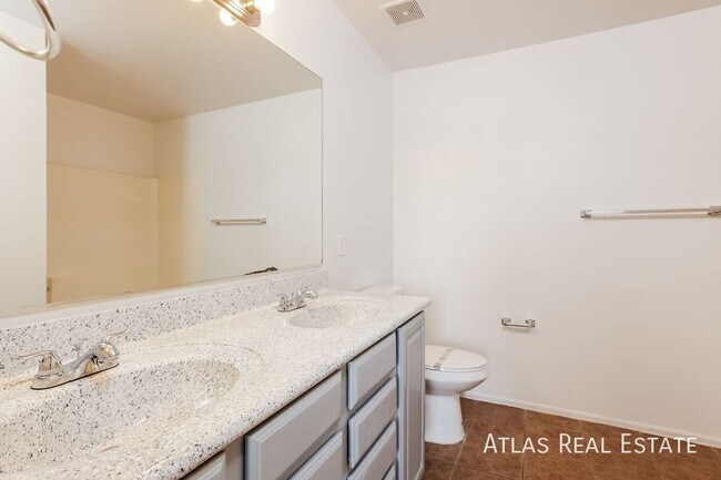 Building Photo - 11171 W Garfield St