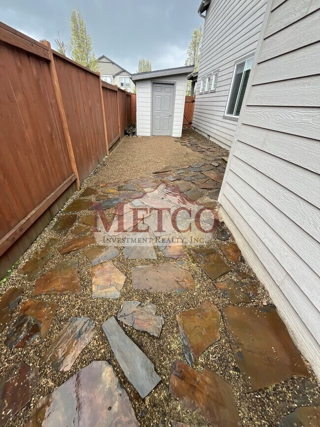 Building Photo - FOR RENT: Beautiful Coburg 3 Bed / 2.5 Bath Craftsman!