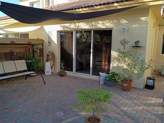 Building Photo - 13274 SW 142nd Terrace