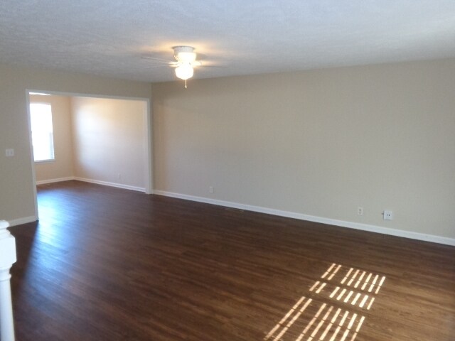 Building Photo - 2836 Islington Dr