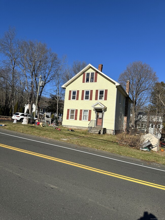 Building Photo - 1046 Main St
