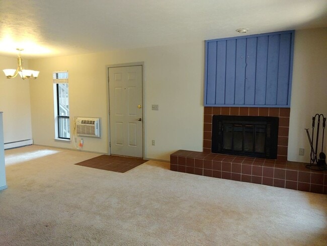 Building Photo - BEAUTIFUL 2 Bed 2 Bath Condo in Aspen Grove North Boulder
