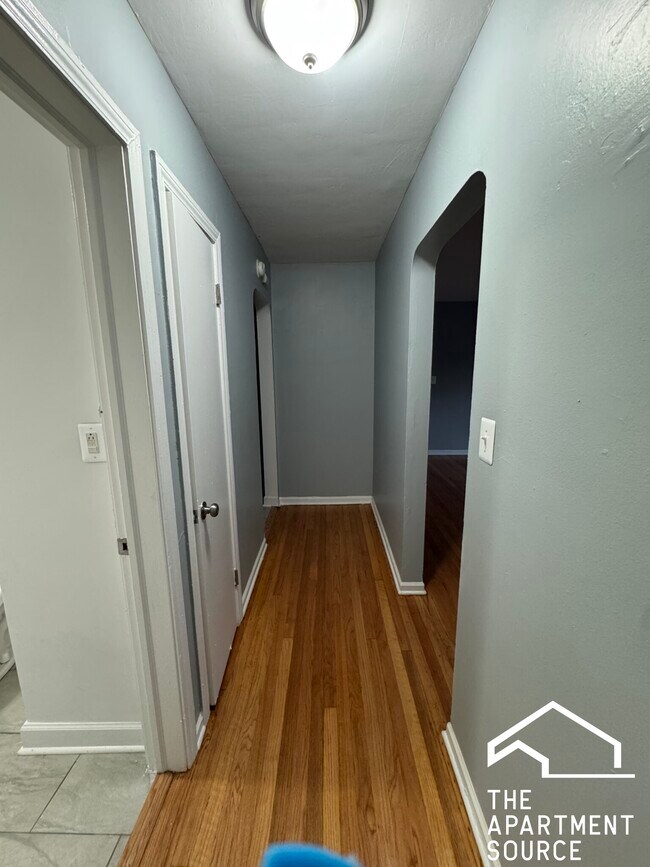 Building Photo - 6719 N California Ave