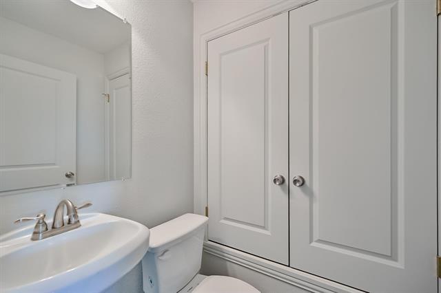 Building Photo - 4506 Alamosa St