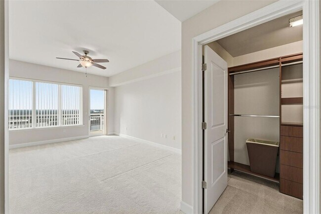 Building Photo - 100 S Eola Dr