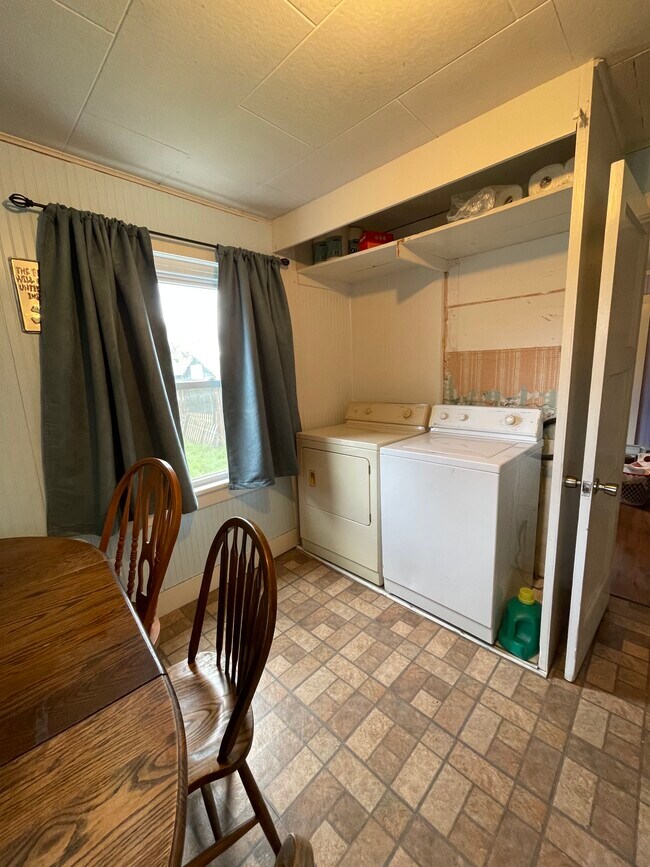 Building Photo - 625 Baltimore St