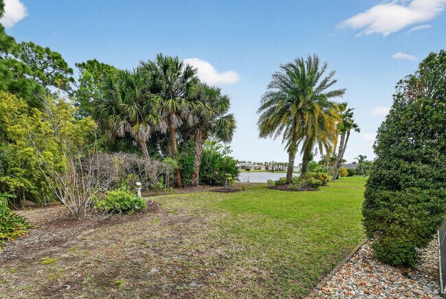 Building Photo - 425 SW Talquin Ln