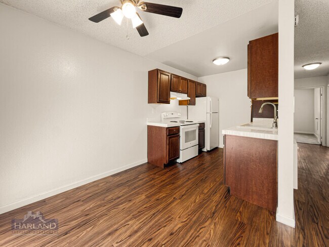 Building Photo - 2112-2114 Thomas Avenue - 2114 Unit 2-