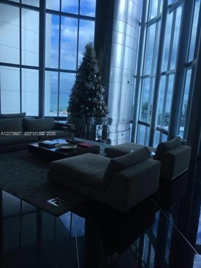 Building Photo - 17001 Collins Ave